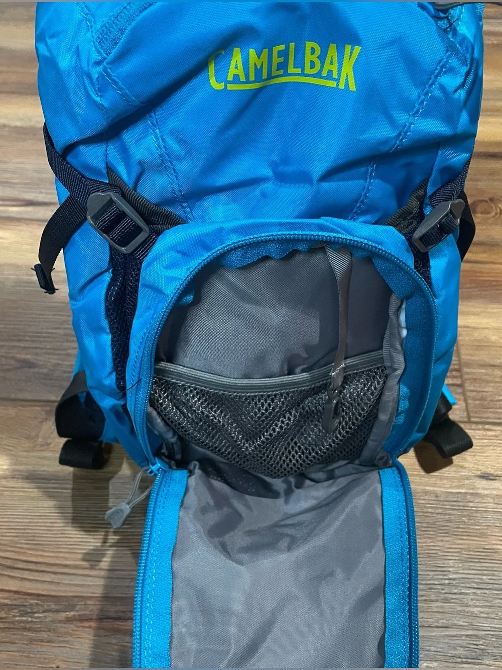 CAMELBAK Mini Mule Kids Hiking Backpack Bright Blue Small Camping Daypack
